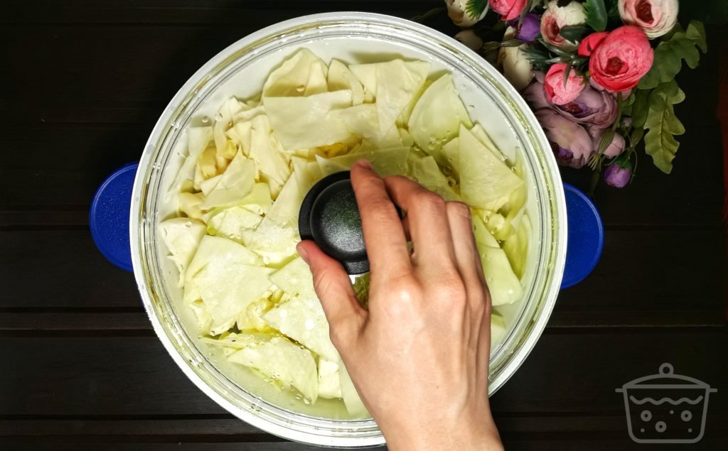 sliced cabbages in the pot