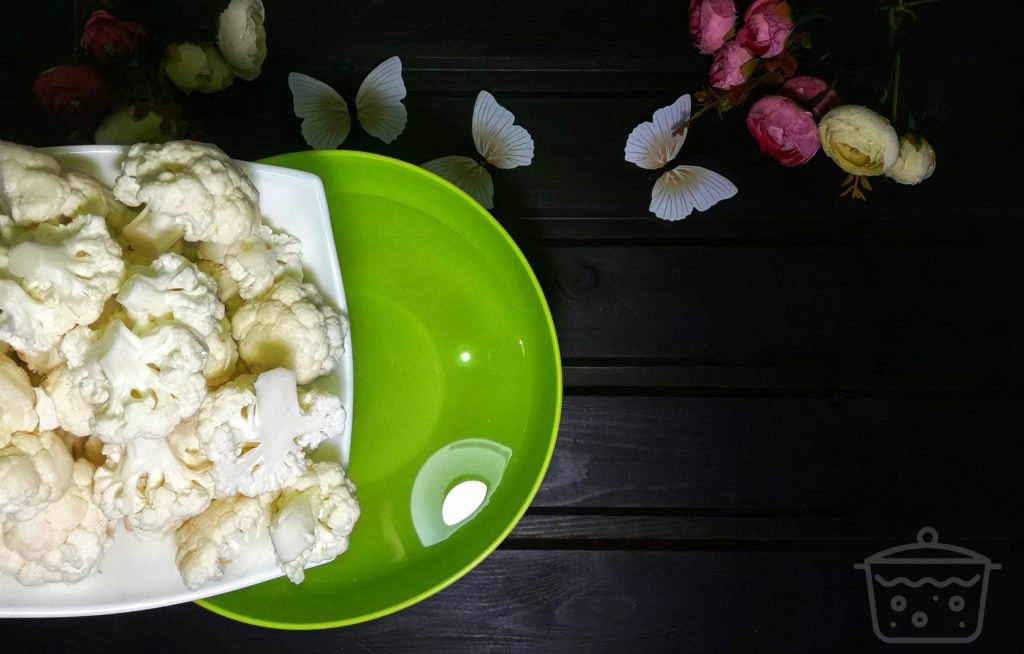 florets of cauliflower in the bowl