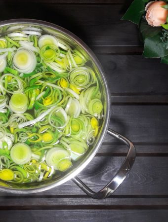 how to boil leeks