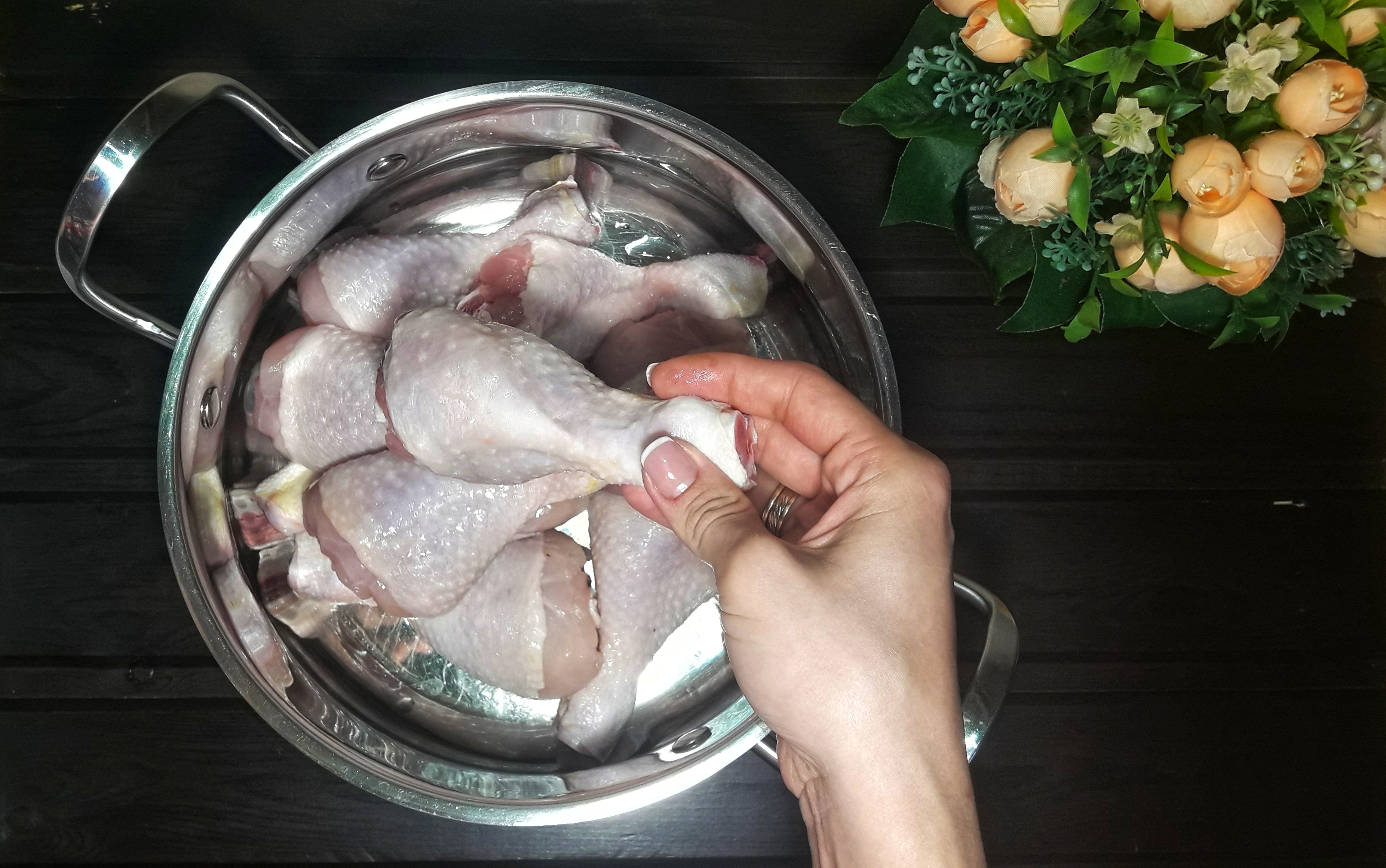 het einde genezen omringen How to Boil Chicken Legs - How-to-Boil.com