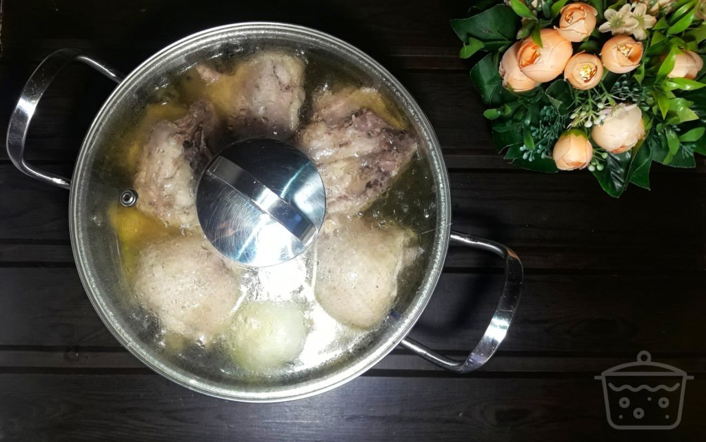boiling chicken thighs