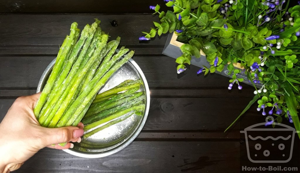 add frozen asparagus to a cooking utensil