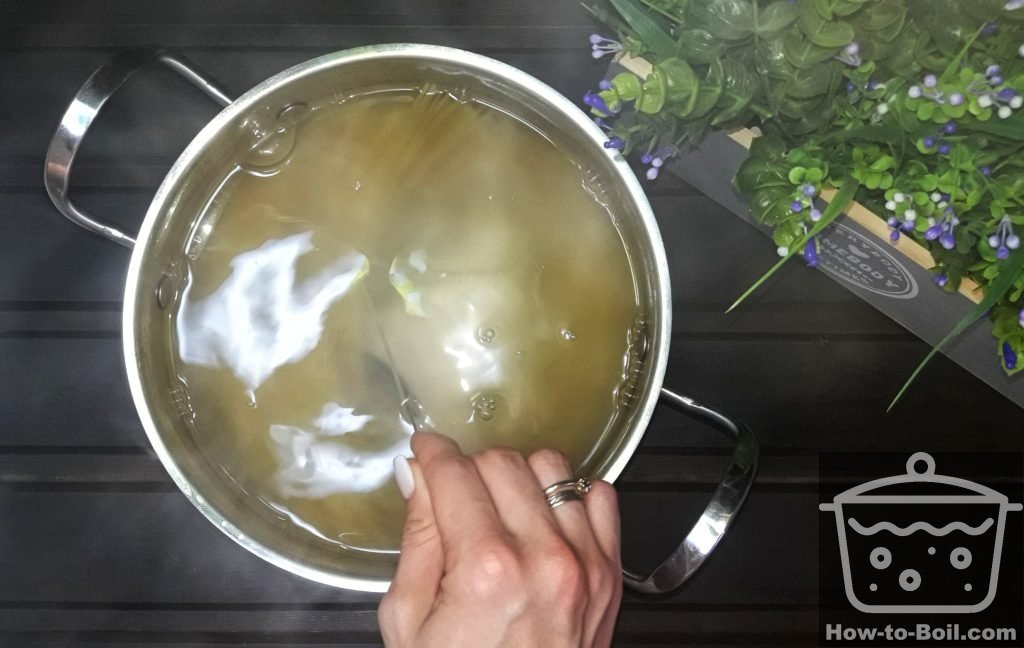 spaghetti inside the boiled water