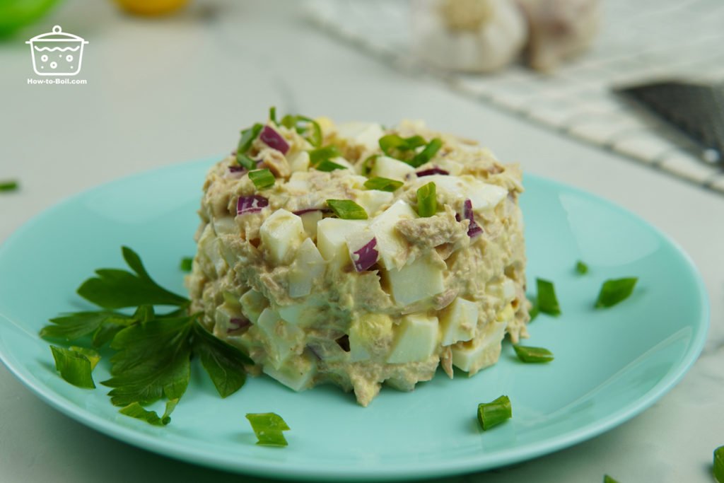 tuna salad with eggs